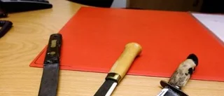 Tre medeltidsknivar beslagtogs av polisen