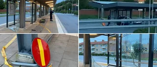 Bil körde rakt in i busskur – föraren brottsmisstänkt