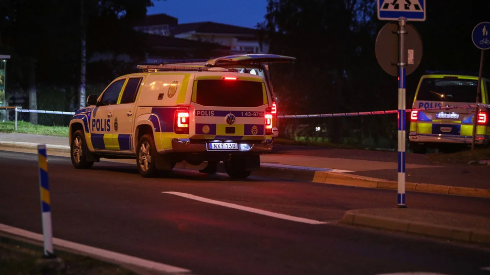 Polisen rubricerar händelsen som mordförsök.