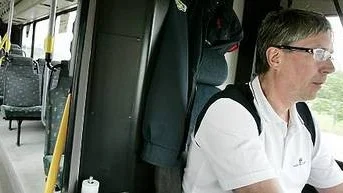" Buss ska man köra, inte åka" säger busschauffören Jan-Olof Roslund och syftar delvis på trafiksituationen i centrala Uppsala som gör cykeln till ett bättre alternativ om man vill komma snabbt fram.