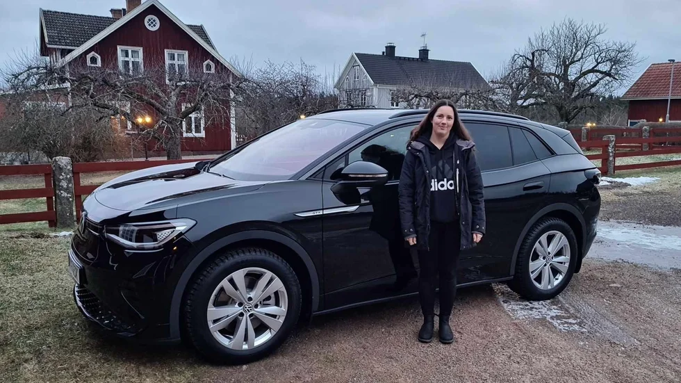 "Överlag är vi väldigt nöjda och hade vi gjort om köpet hade vi inte valt någonting annat", säger Lina Sällberg om valet att gå från fossilbil till laddbar bil.
