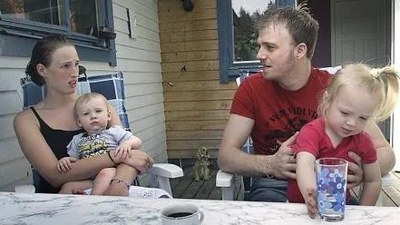 Det är först efter att Amelia Boström lärt sig sova i sin egen säng som pappa Anders och mamma Ingela Kennbranth börjat återfå någorlunda normala sömnvanor.
