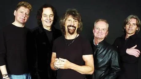 - Jag gillar faktiskt att det är så, kommenterar Colin Blunstone det faktum att han oftast hållit en låg profil bakom stora namn som Alan Parsons.