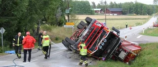 Brandbil voltade efter punktering