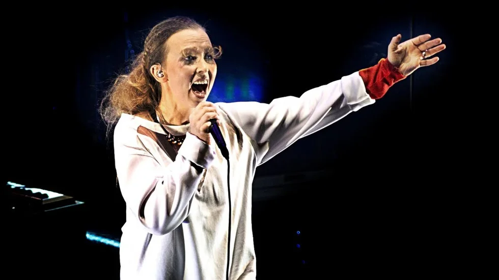 Renägare. Vid sidan av att vara artist och radiopratare är Sofia Jannok också renägare.