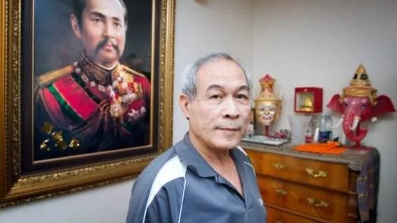 Sommai Pongrugthai fyller 65 år.
I bakgrunden kungen Chulalongkorn