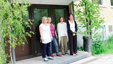 Lärarna Mainett Sandberg, Inger Gustavsson, Anna Bexenius och Gerd Matsson vill inte lämna Morkarla skola när den läggs med om två år. I stället siktar de på att öppna en friskola.