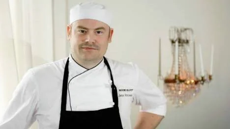 Jens Ericsson fyller 30 år. Här på jobbet, Noors Slott utanför Knivsta.