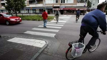 Det här övergångsstället vid Vaksala torg är enlig NTF:s Claeas Litsner ett av kommunens farliga. Det är dubbelfiligt och många bilar passerar i hög fart fast många fotgängare passerar.