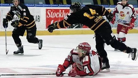 Almtuna körde över av AIK.