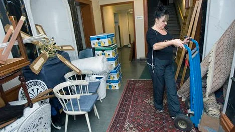 Margareta Olsson i flyttbestyr.