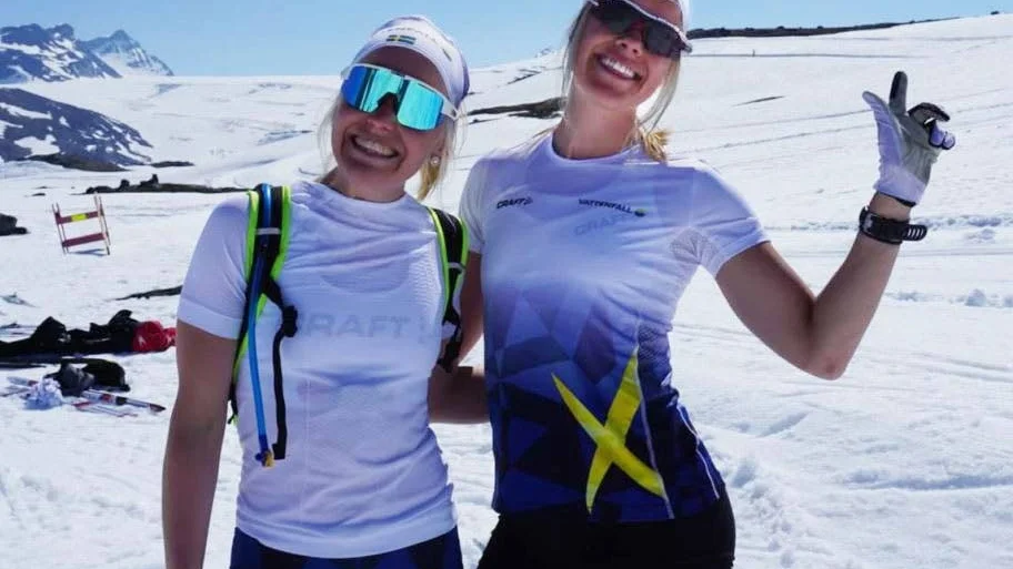 Norrbottningarna Lisa Vinsa och Lovisa Modig njuter i Sognefjell.