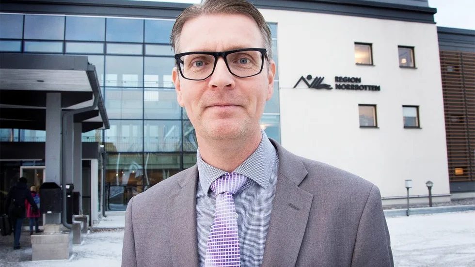 Mattias Karlsson (M) vill införa licensjakt på säl och skarvar för att minska beståndet.
