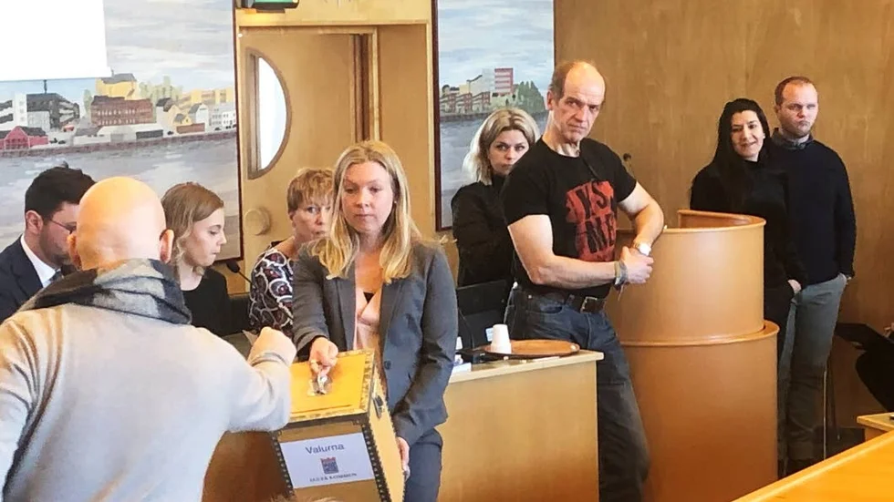 Votering om revisorsuppdragen var en vanlig syn vid kommunfullmäktige på måndagen.