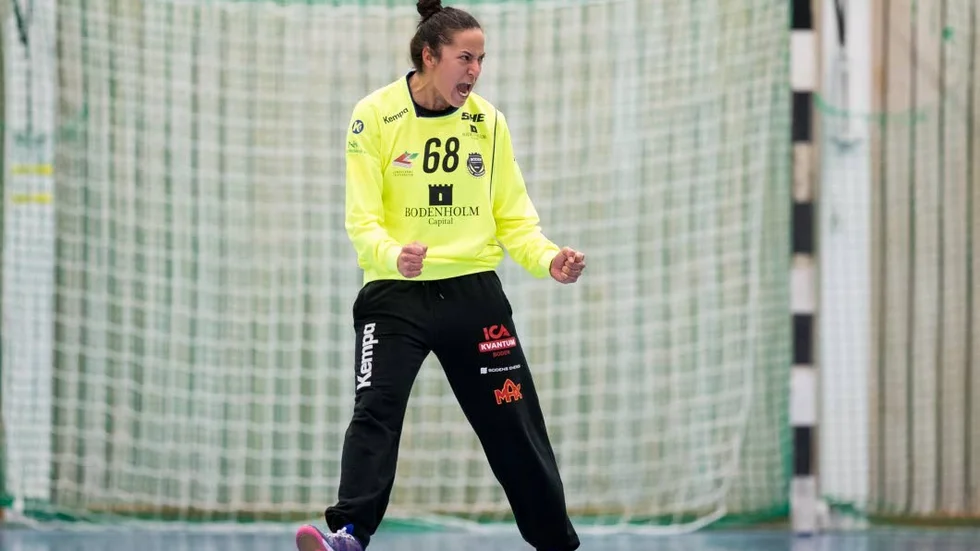 Bodens målvakt Virginia Robles Fernandez blev stor matchhjälte när hon i slutsekunderna gjorde en dubbelräddning vid ställningen 26–25 till Boden.