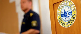 Ung man rånad av gäng