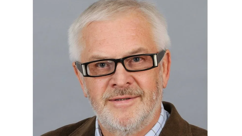 Det smusslas lite hit och dit mellan partierna för att hitta nya samarbeten, berättar Kenneth Gunnar, avgående fullmäktigeordförande i Knivsta.