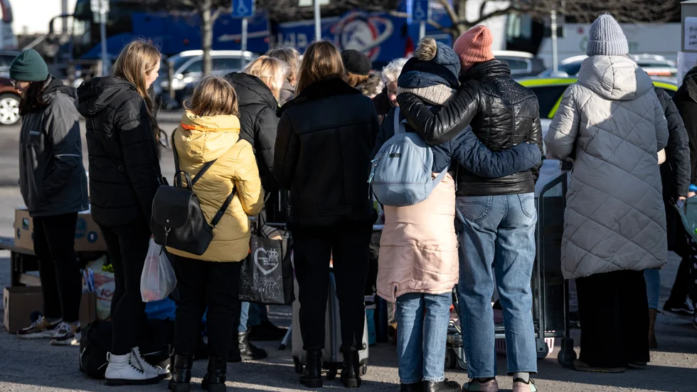 För att dessa flyende människor ska hitta trygghet någon annanstans krävs det att det finns platser som väljer att ta emot dem, skriver debattörerna.