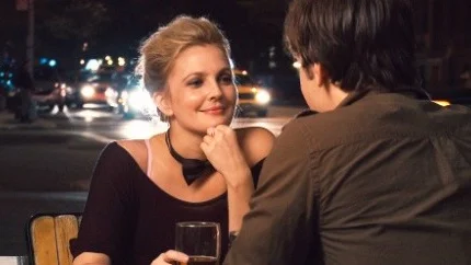 Drew Barrymoore och Justin Long i komedin Going the distance.