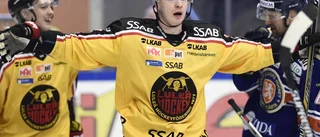 Spelat 500 matcher hyllades: "Oförglömligt"