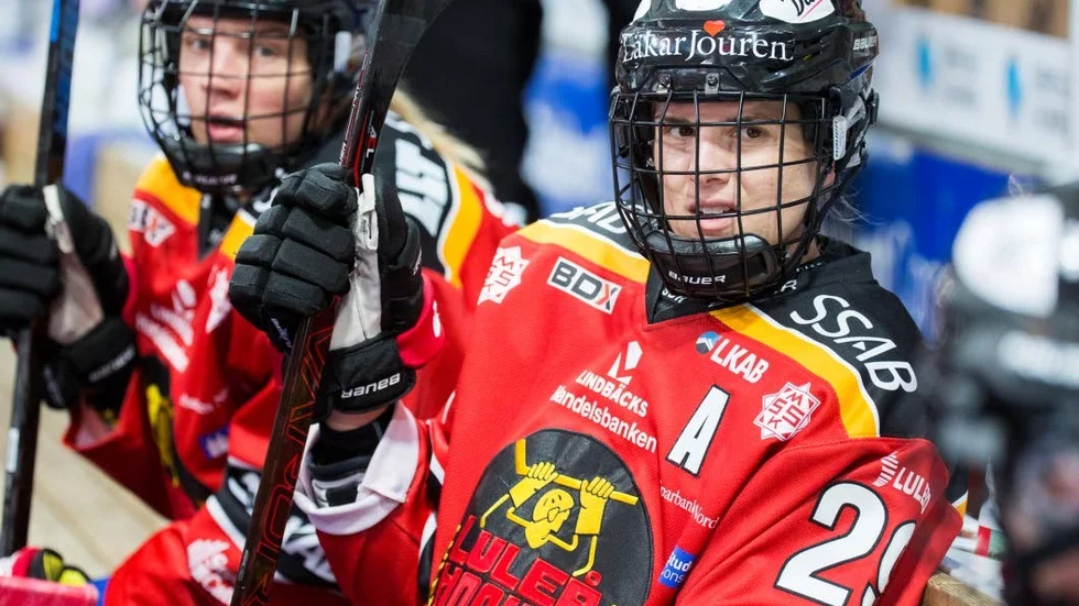 Emma Nordin blev enda Luleå Hockey spelaren att göra poäng i Damkronornas debutmatch.