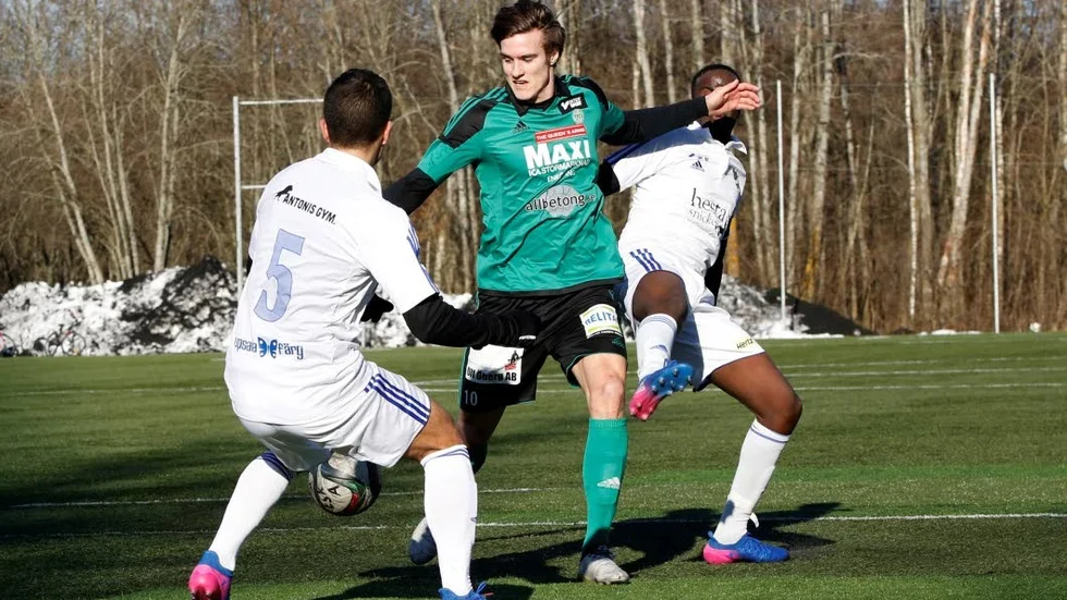 Målskytt. Patrik Lundemo svarade för ESK:s ledningsmål mot Sala, som dock vann mötet med 3–1.