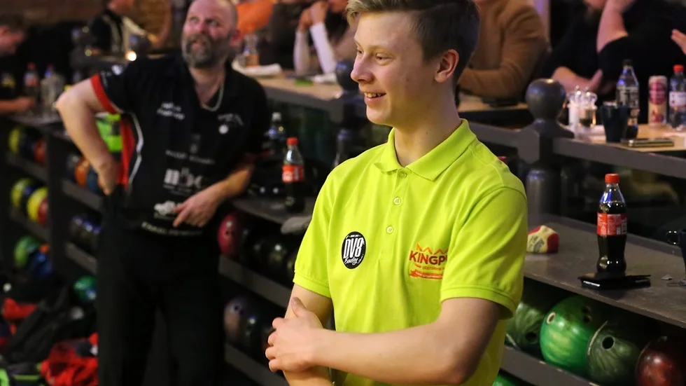 Junior-EM i bowling är igång i Danmark. För Västervikskillen William Svensson blev det dock ingen medalj i inledande tvåmanna. Laget slutade nia.