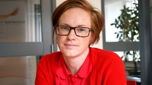 Ett gott företagsklimat och löneökningar baserade utifrån det ekonomiska läget tror Sophia Bengtsson är den rätta medicinen.