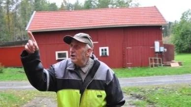 UNT skrev den 6 oktober 2009 om Gunnar Forsgren och de hantverkare som skulle renovera hans ekonomibyggnader.