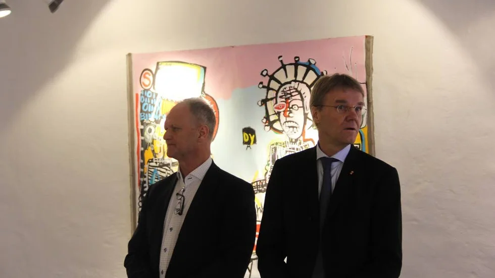 Landshövding Göran Enander (till höger)besöker under februari och mars Uppsala läns åtta kommuner. På tisdagen var det Tierp som fick besök. Till vänster på bilden står Håkan Bergström, verksamhetschef för kultur och fritid i Tierps kommun.