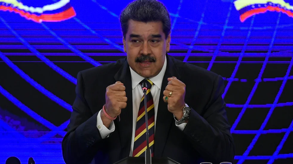 Venezuelas president Nicolas Maduro kan öka oljeproduktionen när rysk olja riskerar att hamna under sanktioner. Arkivbild.