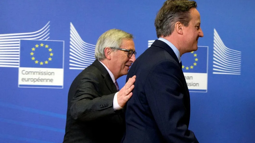 På väg ut. Storbritanniens premiärminister David Cameron (till höger) lämnar sin post. Kanske borde EU-kommissionens ordförande Jean-Claude Juncker göra samma sak?