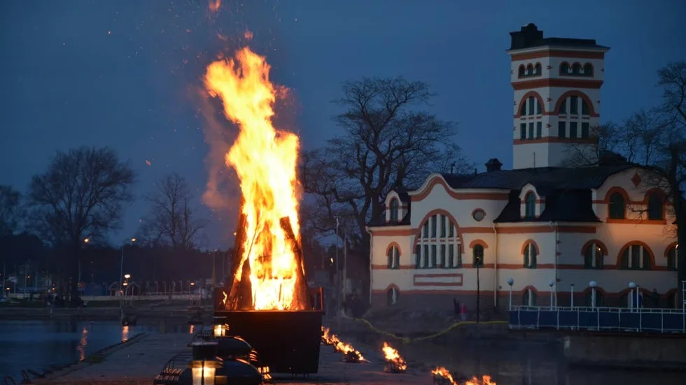 I samband med valborgsmässofirandet i Västervik hålls traditionsenligt ett vårtal.