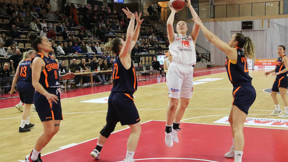 Jessica Kelliher har, liksom laget, visat vikande form. Mot Wetterbygden blev det 19 poäng, blygsamt sett ur poängdrottningens synvinkel.