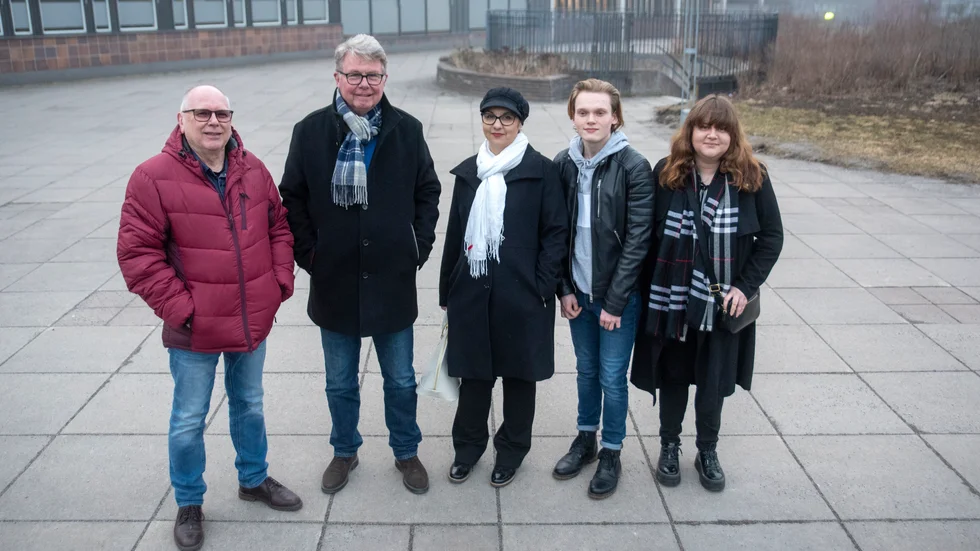 Inge Jacobsson (till vänster), gruppledare för Moderaterna i Finspång, är nöjd med rekryteringen av nya personer till kommunfullmäktigevalet i höst. Per-Olov Strandberg, Narcissa Gvozdar, Hugo Leo och Ann-Charlotte Thuresson är nya på M:s lista. 