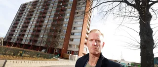 Tre anhållna efter skjutning i Årby: ✓Försökte köra på person ✓Skott mot bilen ✓Greps vid utfarten mot E 20