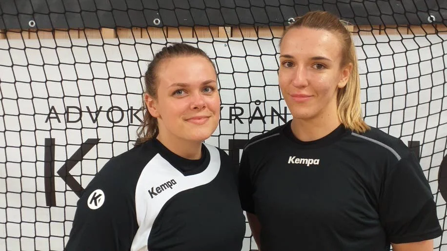 Danskan Sarah Boye, till vänster, och Stefanija Mishevska från Makedonien har provtränat med Boden Handboll. Nu har Mishevska skrivit på ett tvåårskontrakt.