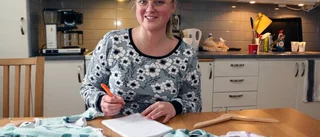 Hemvändaren syr för barn