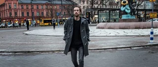Ärrad Heltne på väg mot friheten