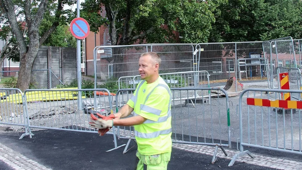 Peter Mellberg vid MTB jobbar med trafiksäkerhetshöjande åtgärder vid Gransäterskolan.