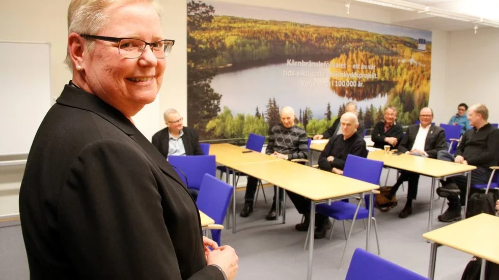 Vd på plats. Ett tiotal kommuninvånare passade på att ställa frågor till SKB:s vd Eva Halldén, som gästade bolagets Östhammarskontor på onsdagskvällen.