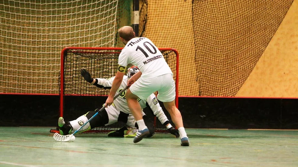 Tvåmålsskytt. "Jocke" Johansson gjorde två mål när Lamadjuret föll mot Loke med 9–7.