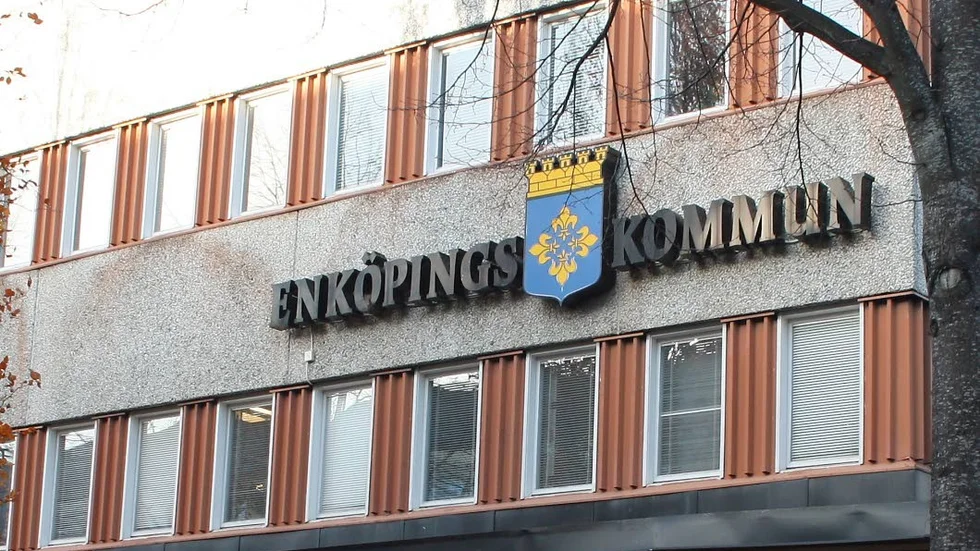 Plex-utskottet och kommunen prövar frågan om upphävande av byggplaner för fritidshus i Resta.