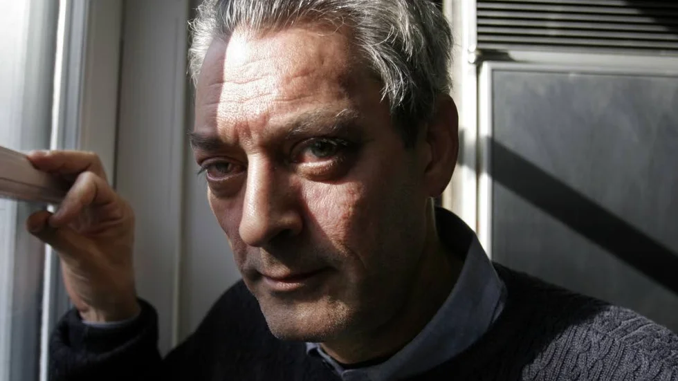 Tidsskildrare. Paul Auster har inte bara skrivit en strålande roman, den är också ett levande dokument över en tid och en hoppfull appell för konsten, menar UNT:s recensent.