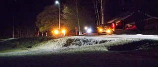 Räddningstjänst ryckte ut på trafikolycka – en bil halvt i diket