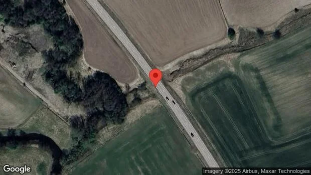 Stopp i ett körfält på grund av stillastående fordon på väg 272