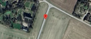 Ett körfält blockerat på grund av en stillastående fordon på väg 568