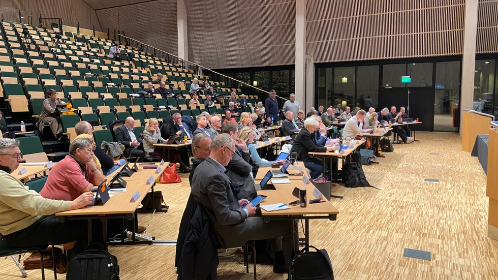 Att några partier sparkar ut ett annat och inget som skiljer sig från många andra kommuners skiftande samverkan mellan partierna, menar insändarskribenten.