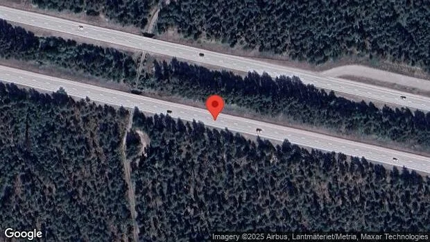 Stopp på E18 på grund av olycka med flera lastbilar