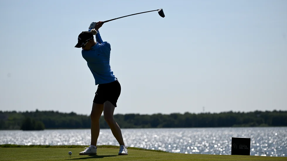 Mer än en halv miljon svenskar spelar golf. Arkivbild.